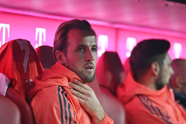 Harry KANE Bayern Muenchen , Reserve bench,Substitute bench,Substitute player,Reserve player,Bench,Substitute player, Portrait,Portrait Football 1 Bundesliga Season 2025 2026, 9 Matchday, Matchday09 FC Bayern Muenchen Bayer 04 Leverkusen 3 0 on 01 11 2025 , A L L I A N Z A R E N A