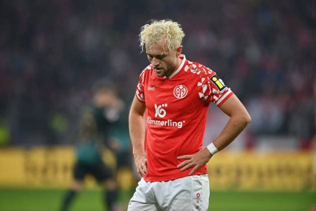 Dominik HOLLERBACH MZ halbe Figur, Halbfigur,, enttaeuscht, enttäuscht, Enttäuschung, Enttaeuschung 1 FSV Mainz 05 MZ SV Werder Bremen HB 1 1 Fussball 1 Bundesliga Saison 2025 2026, 9 Spieltag, Spieltag9, matchday9, am 01 11 2025, MEWA Arena Mainz DFL regulations prohibit any use of photographs as image sequences and or quasi video Â