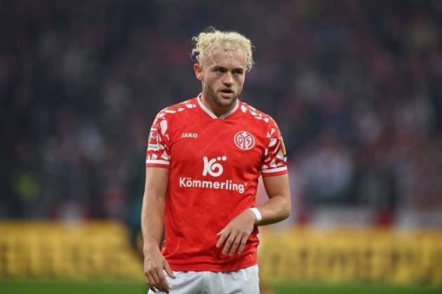Dominik HOLLERBACH MZ half figure, half figure, 1 FSV Mainz 05 MZ SV Werder Bremen HB 1 1 Fußball 1 Bundesliga Saison 2025 2026, 9 Spieltag, Spieltag9, matchday9, am 01 11 2025, MEWA Arena Mainz DFL regulations prohibit any use of photographs as image sequences and or quasi video Â