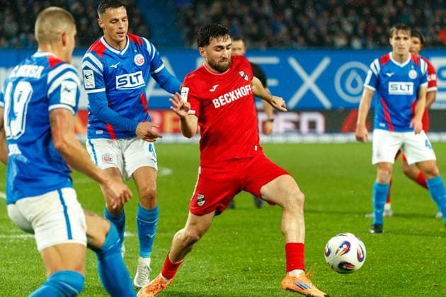 left Kenan Fatkic Rostock vs Berkan Taz VERL GER, FC Hansa Rostock vs SC Verl, Football, Men, 3 Liga, Matchday 13, Season 2025 2026, 01 11 2025 Rostock Ostseestadion Mecklenburg Vorpommern Germany