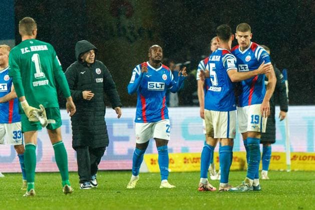Christian Kinsombi Rostock prays after his equalizer to 2 2 GER, FC Hansa Rostock vs SC Verl, Football, Men, 3 League, Matchday 13, Season 2025 2026, 01 11 2025 Rostock Ostseestadion Mecklenburg Vorpommern Germany