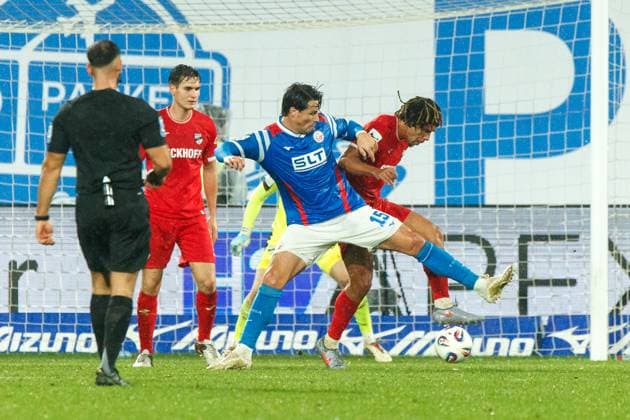 left Ahmet Gürleyen Rostock vs Joshua Eze Verl GER, FC Hansa Rostock vs SC Verl, Soccer, Men, 3 Liga, Matchday 13, Season 2025 2026, 01 11 2025 Rostock Ostseestadion Mecklenburg Vorpommern Germany