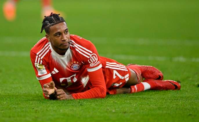 Michael Olise FC Bayern Muenchen FCB 17 lies on grass FC Bayern Muenchen FCB vs Bayer 04 Leverkusen B04 01 11 2025 DFL REGULATIONS PROHIBIT ANY USE OF PHOTOGRAPHS AS IMAGE SEQUENCES AND OR QUASI VIDEO FC Bayern Muenchen FCB vs Bayer 04 Leverkusen B04