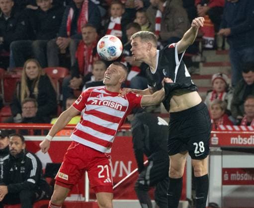 Soccer, Men, Season 2025 2026, 1 Bundesliga 9 Matchday , 1 FC Union Berlin SC Freiburg, f l Tim Skarke 1 FC Union Berlin , Matthias Ginter Freiburg , 01 11 2025, Copyright: xMatthiasxKochx