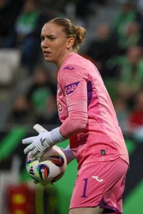 Wolfsburg, Germany 01 November 2025 1 BL Women 2025 2026 VfL Wolfsburg vs TSG 1899 Hoffenheim In the picture Goalkeeper Laura Dick TSG DFB regulations prohibit any use of photographs as image sequences and or quasi video AOK Stadion Niedersachsen Copyright: xFotostandx xFantinix