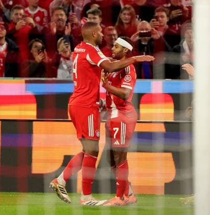 (251102) -- MUNICH, Nov. 2, 2025 -- Serge Gnabry (R) of Bayern Munich celebrates scoring with his teammate Jonathan Tah during the German first division Bundesliga football match between Bayern Munich and Bayer 04 Leverkusen in Munich, Germany, Nov. 1, 2025. (Photo by Xinhua) (SP)GERMANY-MUNICH-FOOTBALL-BUNDESLIGA-BAYERN MUNICH VS LEVERKUSEN PhilippexRuiz 