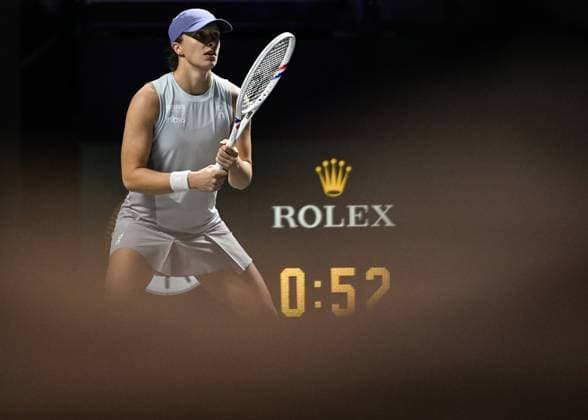 WTA, Tennis Damen Finals 2025 - Day One RIYADH, SAUDI ARABIA NOVEMBER 1, 2025: Iga Swiatek of Poland plays against Madison Keys of the United States during their group stage match on Day 1 of the 2025 WTA Finals at King Saud University Indoor Arena in Riyadh, Saudi Arabia, on November 1, 2025. Riyadh Saudi Arabia  Copyright: xSTRx originalFilename:str-wtafinal251101_npObk.jpg
