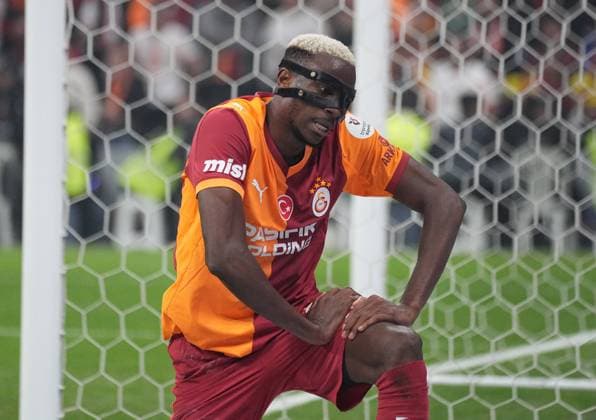 ISTANBUL, TURKEY - NOVEMBER 1: Victor Osimhen of Galatasaray reacts during the Trendyol Turkish Super League match between Galatasaray SK and Trabzonspor at Rams Park Stadium on November 1, 2025 in Istanbul, Turkey. Istanbul Turkey Copyright: xSeskimphotox GSaray-Trabzon-011125 (18)