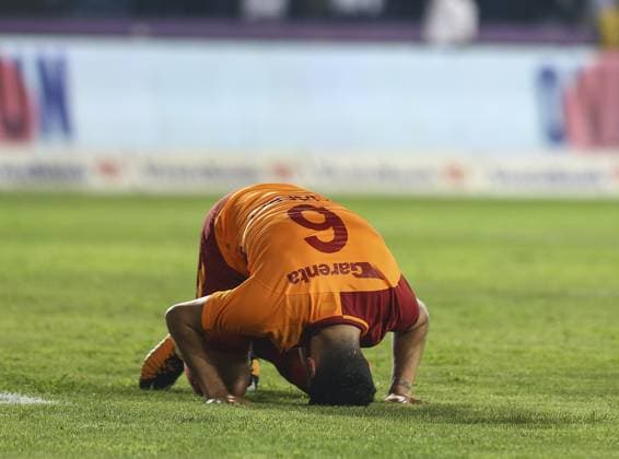 Osmanlispor vs Galatasaray: Turkish Super Lig ANKARA, TURKEY - AUGUST 19: Tolga Cigerci of Galatasaray celebrates after scoring a goal during Turkish Super Lig soccer match between Osmanlispor and Galatasaray at the Osmanli Stadium in Ankara, Turkey on August 19, 2017. Ankara Turkey. Editorial use only. Please get in touch for any other usage.  Copyright: x2025xAnadoluxErcinxTopx