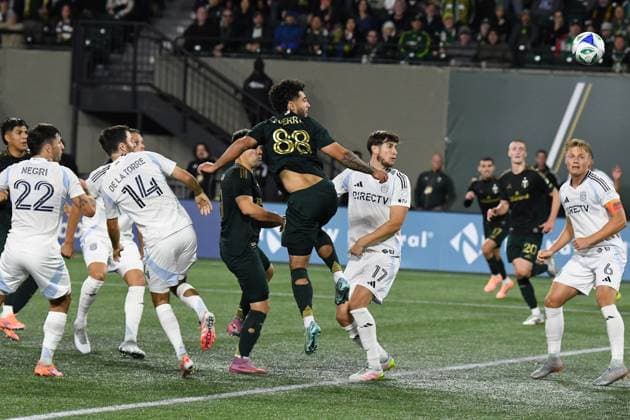 PORTLAND, OR - NOVEMBER 01: Portland Timbers forward Gage Guerra (88) scores the equalizing goal in stoppage time during the second half during the second game of the MLS, Fussball Herren, USA Cup Playoffs Round One Best-of-3 Series match between the Portland Timbers and San Diego FC on November 1, 2025 at Providence Park in Portland, Oregon. (Photo by Brian Murphy Icon Sportswire) SOCCER: NOV 01 MLS Cup Playoffs Portland Timbers vs San Diego FC EDITORIAL USE ONLY Icon2511012382