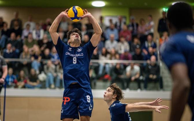 Volleyball, Season 2025 2026, 2 Bundesliga Nord, 01 11 2025, 06 Matchday, Men, TuB Bocholt blue vs Muenster Volleys black v l Lukas Salimi TuB Bocholt , Bohdan Velychko TuB Bocholt , Bocholt Sporthalle West Nordrhein Westfalen Germany 251101_vb_tub-bocholt_muenster-volleys_45699