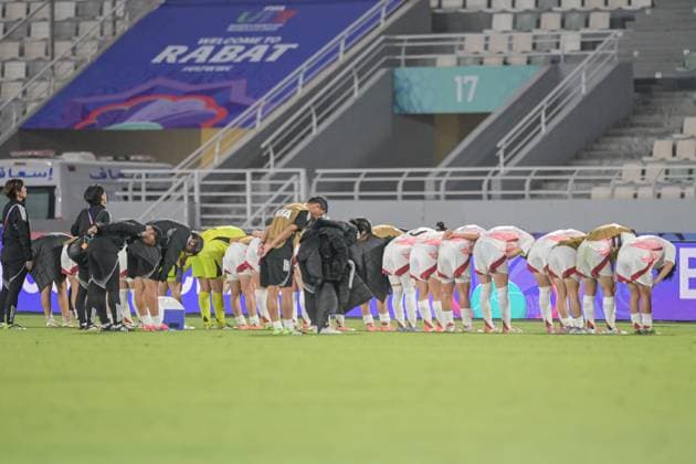 Korea DPR U17, U 17 v Japan U17 - FIFA U17 Women s World Cup Morocco 2025: Quarter-Final Japan players and staff greet fans after their defeat in the FIFA U17 Women s World Cup quarter-final match between Korea DPR and Japan at the Olympic Stadium in Rabat, Morocco, on November 1, 2025. Rabat Morocco  Copyright: xAndreaxxAmatox originalFilename:amato-notitle251101_npFQf.jpg