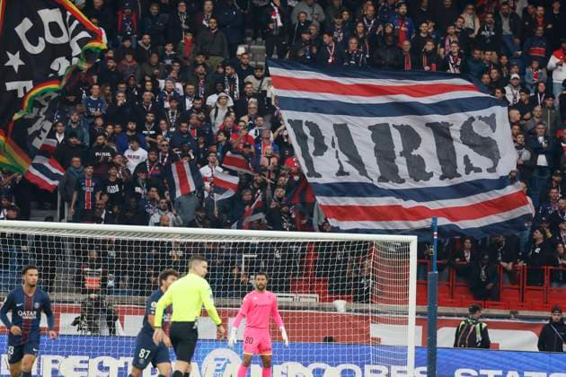 French League One - PSG vs Nice PSG’s Ultras fans during the 2025-26 French soccer League One game, PSG vs Nice In Parc des Princes Stadium, Paris, France on November 1st 2025. Photo by Henri Szwarc ABACAPRESS.COM Paris France  Copyright: xSzwarcxHenri ABACAx