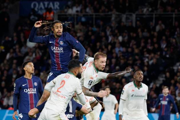 French League One - PSG vs Nice PSG’s X battles Nice’s Y during the 2025-26 French soccer League One game, PSG vs Nice In Parc des Princes Stadium, Paris, France on November 1st 2025. Photo by Henri Szwarc ABACAPRESS.COM Paris France  Copyright: xSzwarcxHenri ABACAx