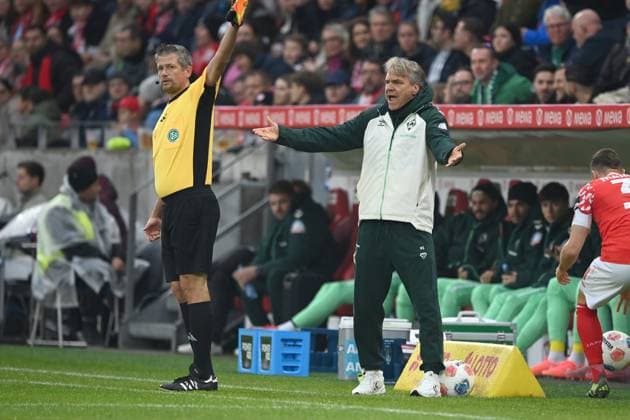 Coach Horst STEFFEN HB Gestures, gestures, 1 FSV Mainz 05 MZ SV Werder Bremen HB Football 1 Bundesliga Season 2025 2026, 9 Spieltag, Spieltag9, matchday9, am 01 11 2025, MEWA Arena Mainz DFL regulations prohibit any use of photographs as image sequences and or quasi video Â