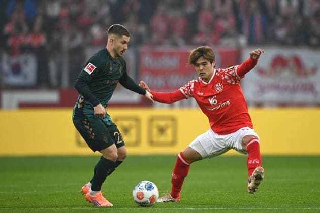 NO SALES IN JAPAN Kaishu SANO MZ vs Romano SCHMID HB 1 FSV Mainz 05 MZ SV Werder Bremen HB 1 1 Fußball 1 Bundesliga Saison 2025 2026, 9 Spieltag, Spieltag9, matchday9, am 01 11 2025, MEWA Arena Mainz DFL regulations prohibit any use of photographs as image sequences and or quasi video