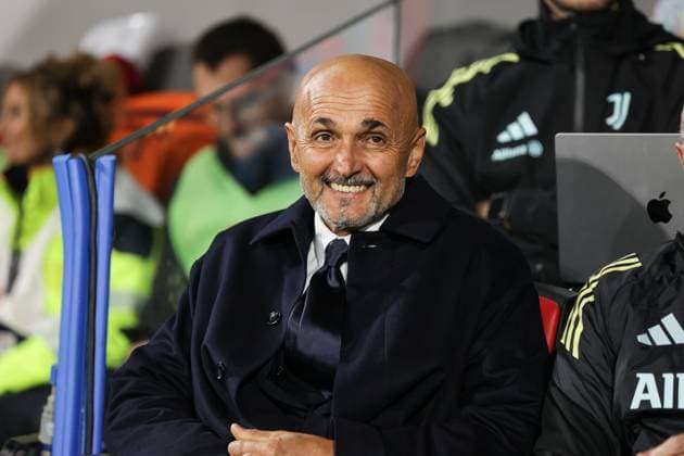 Cremonese v Juventus, Serie A football, Bergamo, Italy Cremona, Italy. 01st, November 2025. Head coach Luciano Spalletti of Juventus seen during the Serie A match between Cremonese and Juventus at Zini Stadium in Cremona. Italy, Bergamo  Copyright: xGonzalesxPhoto StefanoxNicolix