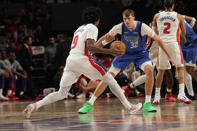 Basketball, NBA, Mexico Game, Dallas Mavericks - Detroit Pistons