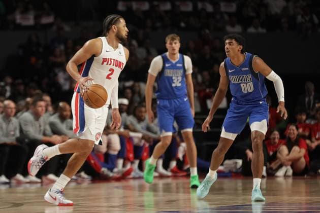 Dallas Mavericks v Detroit Pistons Cade Cunningham 2 of Detroit Pistons drives the ball during the Match against Dallas Mavericks at Mexico City Arena. Detroit Pistons beats Dallas Mavericks 122-110. on November 1, 2025 in Mexico City, Mexico. (Photo by Ian Robles Eyepix Group) Copyright: xIanxRobles xEyepixxGroupx 016A2121jpeg