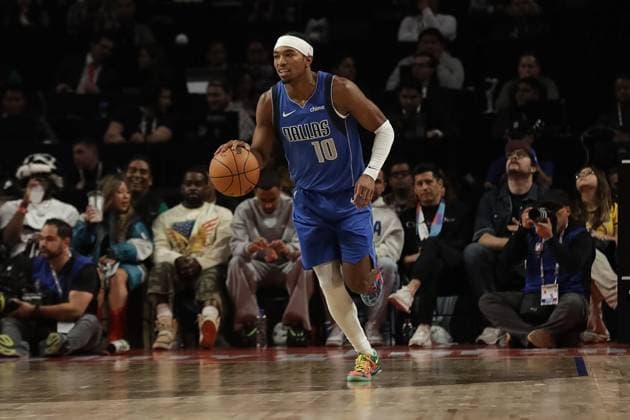 Dallas Mavericks v Detroit Pistons Brandon Williams 10 of Dallas Mavericks drives the ball during the Match against Detroit Pistons at Mexico City Arena. Detroit Pistons beats Dallas Mavericks 122-110. on November 1, 2025 in Mexico City, Mexico. (Photo by Ian Robles Eyepix Group) Copyright: xIanxRobles xEyepixxGroupx 016A2392jpeg
