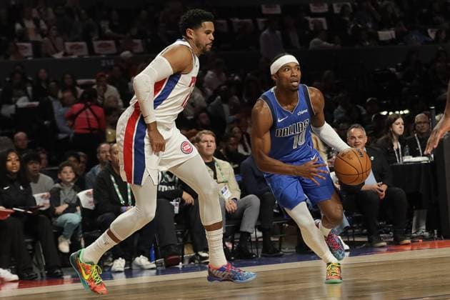 Dallas Mavericks v Detroit Pistons Brandon Williams 10 of Dallas Mavericks is pressured by Tobias Harris 12 of Detroit Pistons at Mexico City Arena. Detroit Pistons beats Dallas Mavericks 122-110. on November 1, 2025 in Mexico City, Mexico. (Photo by Ian Robles Eyepix Group) Copyright: xIanxRobles xEyepixxGroupx 016A2411jpeg