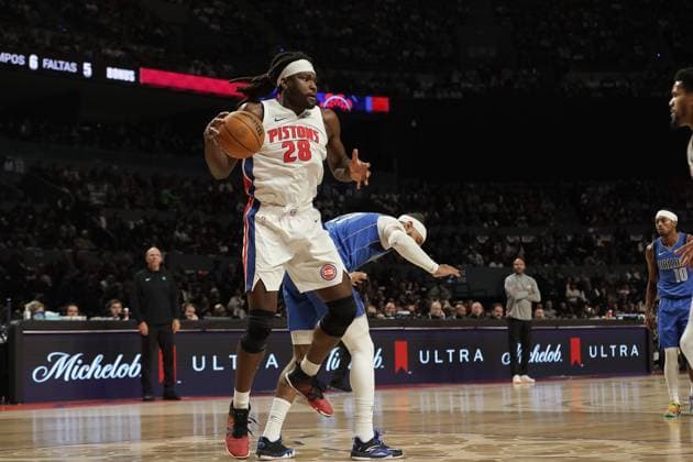 Dallas Mavericks v Detroit Pistons Isaiah Stewart 28 of Detroit Piston rebounds the ball the ball during the Match against Dallas Mavericks at Mexico City Arena. Detroit Pistons beats Dallas Mavericks 122-110. on November 1, 2025 in Mexico City, Mexico. (Photo by Ian Robles Eyepix Group) Copyright: xIanxRobles xEyepixxGroupx 016A2479jpeg