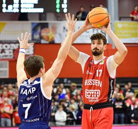 Lars Kamp, Domagoj Vukovic 6 Matchday, 2 Bundesliga Pro A, 46ers, Basketball, Basketball season 2025 2026, BBL, Germany, Gießen 46ers VfL SparkassenStars Bochum, Gießen in red, Bochum in blue, Men