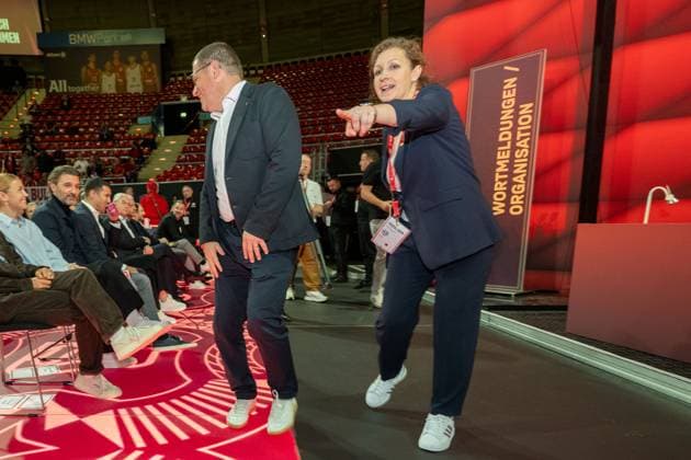 Max Eberl FC Bayern Muenchen, Sports Board , GER, FC Bayern Muenchen, Football, Bundesliga, Annual General Meeting FC Bayern Muenchen eV 2025, 02 11 2025, DFL DFB REGULATES PROHIBIT ANY USE OF PHOTOGRAPHS AS IMAGE SEQUENCES AND OR QUASI VIDEO, GER, FC Bayern Muenchen, Football, Bundesliga, Annual General Meeting FC Bayern Muenchen eV 2025, 02 11 2025 Muenchen Copyright: xEibner-Pressefotox EP_EER