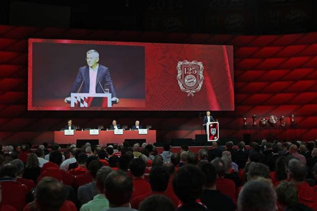 FC Bayern Munich, Annual General Meeting, BMW Park View into the BMW Park, hall, long shot towards the stage, members