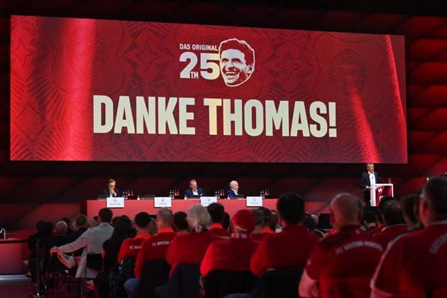 Thanks to Thomas MUELLER MÜLLER,Bayern Muenchen Annual General Meeting 2025 of FC Bayern Muenchen e V on 02 11 2025, Rudi Sedlmayer Halle