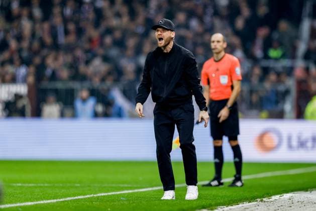 Hamburg, November 1, 2025 Football, 1 Bundesliga 2025 26, FC St Pauli Borussia MoÌˆnchengladbach Eugen Polanski Borussia MoÌˆnchengladbach, Coach DFL REGULATIONS PROHIBIT ANY USE OF PHOTOGRAPHS AS IMAGE SEQUENCES AND OR QUASI VIDEO