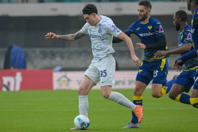 Inter - FC Internazionale s Alessandro Bastoni portrait in action during Hellas Verona FC vs FC Internazionale, Italian soccer Serie A match in Verona, Italy, November 02 2025  Copyright: xAlessioxMarini IPAxSportx xipa-agency.netx xx IPA_67394606 IPA_Agency_IPA67394606