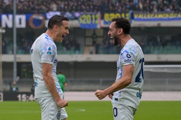 Inter - FC Internazionale s Piotr Zielinski celebrates after scoring a goal during Hellas Verona FC vs FC Internazionale, Italian soccer Serie A match in Verona, Italy, November 02 2025  Copyright: xAlessioxMarini IPAxSportx xipa-agency.netx xx IPA_67394884 IPA_Agency_IPA67394884