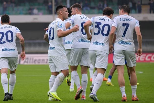 Inter - FC Internazionale s Piotr Zielinski celebrates after scoring a goal during Hellas Verona FC vs FC Internazionale, Italian soccer Serie A match in Verona, Italy, November 02 2025  Copyright: xAlessioxMarini IPAxSportx xipa-agency.netx xx IPA_67394891 IPA_Agency_IPA67394891