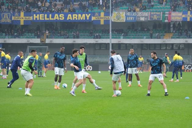 FC Internazionale Team during the warm-up of the soccer match between Hellas Verona FC and FC Internazionale, MD10 of Serie A Enilive Italian soccer championship 2025 2026 at Marcantonio Bentegodi Stadium on November 2, 2025, Verona, Italy.  Copyright: xRobertoxTommasini IPAxSportx xipa-agency.netx xx IPA_67394946 IPA_Agency_IPA67394946