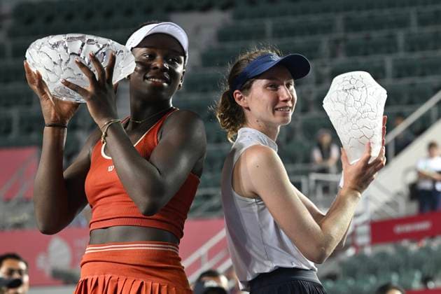 Victoria Mboko and Cristina Bucsa In WTA250 Canadian tennis player Victoria Mboko and Moldovan-Spanish tennis player Cristina Bucsa catch the trophy at the Hong Kong Tennis Open on November 2, 2025 in Hong Kong. (Photo by Kobe Li Nexpher Images) Hong Kong