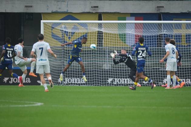 Rafik Belghali of Hellas Verona FC hit the ball during the soccer match between Hellas Verona FC and FC Internazionale, MD10 of Serie A Enilive Italian soccer championship 2025 2026 at Marcantonio Bentegodi Stadium on November 2, 2025, Verona, Italy.  Copyright: xRobertoxTommasini IPAxSportx xipa-agency.netx xx IPA_67395333 IPA_Agency_IPA67395333