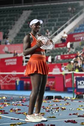 Victoria Mboko Get The Champion Of WTA250 Canadian tennis player Victoria Mboko catches the Championship trophy at the Hong Kong Tennis Open on November 2, 2025 in Hong Kong. (Photo by Kobe Li Nexpher Images) Hong Kong