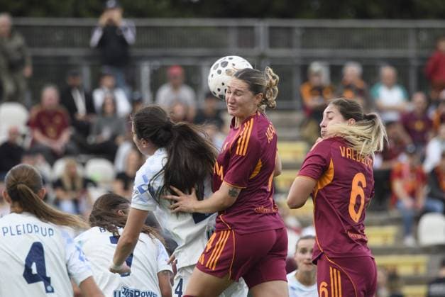 Minonah Heatley of A.S. Roma Femminile plays during the Serie A Women s match between AS Roma and FC Internazionale Milano at the Stadio delle Tre Fontane in Rome, Italy, on November 02, 2025.  Copyright: xMarioxQuartapelle IPAxSportx xipa-agency.netx xx IPA_67395887 IPA_Agency_IPA67395887