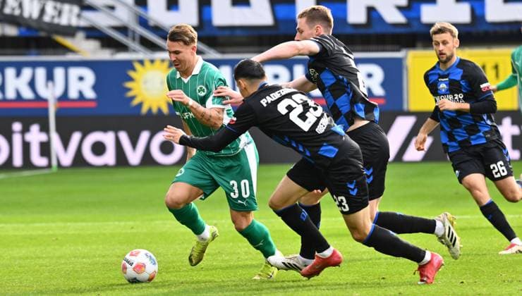 02 11 2025 Soccer Season 2025 2026 2 Soccer Bundesliga 11 Matchday SC Paderborn 07 SCP SpVgg Greuther Fürth SGF Kleeblatt Sportfoto Zink xwoxzix DFL regulations prohibit any use of photographs as image sequences and or quasi video only for editorial use Felix Klaus 30, SpVgg Greuther Fürth Raphael Obermair 23, SC Paderborn 07 Tjark Scheller 25, SC Paderborn 07