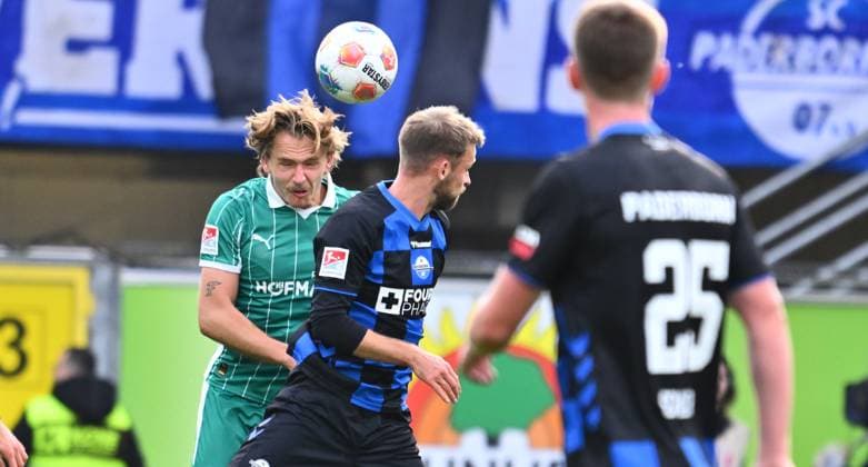 02 11 2025 Soccer Season 2025 2026 2 Soccer Bundesliga 11 Matchday SC Paderborn 07 SCP SpVgg Greuther Fürth SGF Kleeblatt Sportfoto Zink xwoxzix DFL regulations prohibit any use of photographs as image sequences and or quasi video only for editorial use Mathias Flaga Olesen 8, SpVgg Greuther Fürth in header duel with Sebastian Klaas 26, SC Paderborn 07