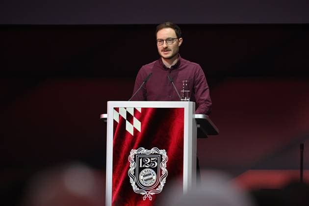 Michael OTT at the lectern, Annual General Meeting 2025 of FC Bayern Muenchen e V on 02 11 2025, Rudi Sedlmayer Halle