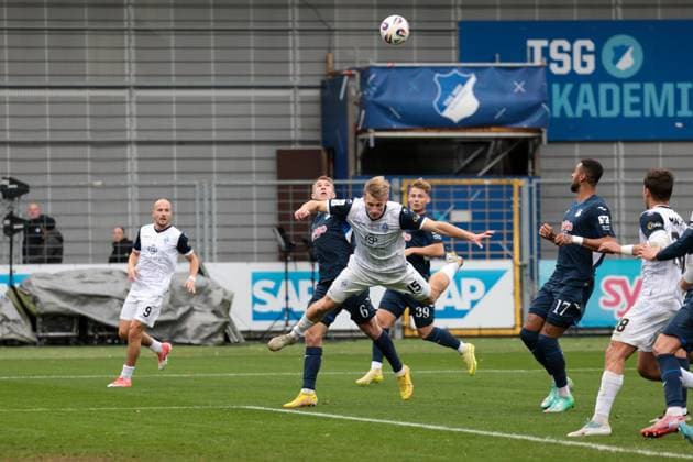 02 11 2025, xhettx, Soccer 3 Liga, TSG 1899 Hoffenheim U23 SV Waldhof Mannheim v l Malte Karbstein SV Waldhof Mannheim, 15 is prevented from attempting a header DFL DFB REGULATIONS PROHIBIT ANY USE OF PHOTOGRAPHS as IMAGE SEQUENCES and or QUASI VIDEO Hoffenheim