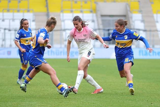 Google Pixel Womens Bundesliga, FC Carl Zeiss Jena Bayer 04 Leverkusen 02 11 2025 Katharina Piljic 6, Bayer 04 Leverkusen in front of Lisa Gora 16, Carl Zeiss Jena on the ball Football, Google Pixel Womens Bundesliga, Season 2025 2026, 8 Matchday FC Carl Zeiss Jena vs Bayer 04 Leverkusen on 02 11 2025, Ernst Abbe Sportfeld, ad hoc Arena, Jena DFB REGULATIONS PROHIBIT ANY USE OF PHOTOGRAPHS AS IMAGE SEQUENCES AND OR QUASI VIDEO Copyright: xBEAUTIFULxSPORTS JanxKaeferx