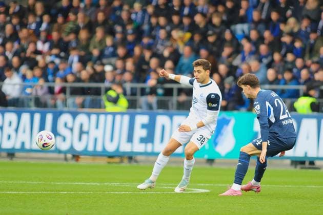 v li in duel Francisco Fumaca de Mascarenhas da Costa Pessoa SV Waldhof Mannheim II, 38 , Luca Erlein TSG Hoffenheim II, 24 GER, TSG 1899 Hoffenheim II vs SV Waldhof Mannheim, Football, 3 Liga, Matchday 13, Season 2025 2026, 02 11 2025 DFL DFB REGULATIONS PROHIBIT ANY USE OF PHOTOGRAPHS as IMAGE SEQUENCES and or QUASI VIDEO GER,TSG 1899 Hoffenheim II vs Waldhof Mannheim, Football, 3 Liga, Matchday 13, Season 2025 2026, 02 11 2025 Hoffenheim Copyright: xEibner-Pressefoto JoergxHirschx EP_JHH