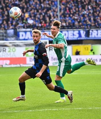 02 11 2025 Soccer Season 2025 2026 2 Soccer Bundesliga 11 Matchday SC Paderborn 07 SCP SpVgg Greuther Fürth SGF Kleeblatt Sportfoto Zink xwoxzix DFL regulations prohibit any use of photographs as image sequences and or quasi video only for editorial use Sebastian Klaas 26, SC Paderborn 07 Felix Klaus 30, SpVgg Greuther Fürth