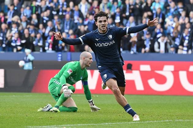 Soccer 2 Bundesliga 11 Matchday VfL Bochum 1 FC Magdeburg on 02 11 2025 at Vonovia Ruhrstadion in Bochum Goal celebration to 1 0 by Kjell Wätjen Bochum DFL regulations prohibit any use of photographs as image sequences and or quasi video xRx