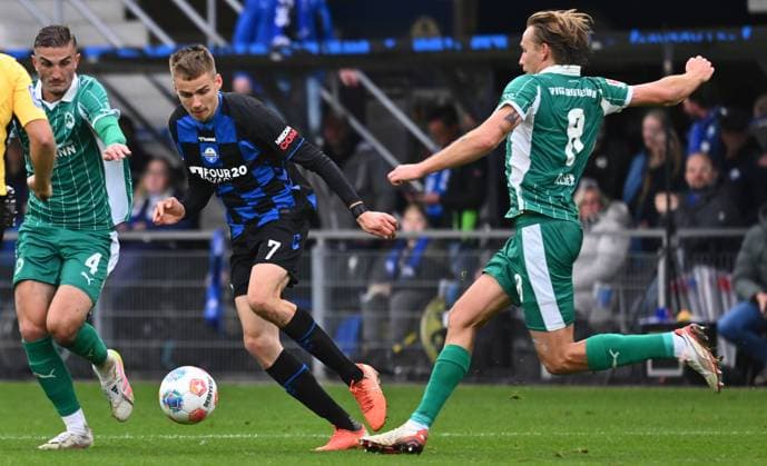 02 11 2025 Soccer Season 2025 2026 2 Soccer Bundesliga 11 Matchday SC Paderborn 07 SCP SpVgg Greuther Fürth SGF Kleeblatt Sportfoto Zink xwoxzix DFL regulations prohibit any use of photographs as image sequences and or quasi video only for editorial use Filip Bilbija 7, SC Paderborn 07 Mathias Flaga Olesen 8, SpVgg Greuther Fürth