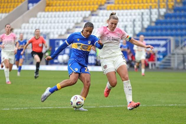 Google Pixel Womens Bundesliga, FC Carl Zeiss Jena Bayer 04 Leverkusen 02 11 2025 Josephine Bonsu 23, Carl Zeiss Jena vs Captain Melissa Friedrich 3, Bayer 04 Leverkusen Football, Google Pixel Womens Bundesliga, Season 2025 2026, Matchday 8 FC Carl Zeiss Jena vs Bayer 04 Leverkusen on 02 11 2025, Ernst Abbe Sportfeld, ad hoc Arena, Jena DFB REGULATIONS PROHIBIT ANY USE OF PHOTOGRAPHS AS IMAGE SEQUENCES AND OR QUASI VIDEO Copyright: xBEAUTIFULxSPORTS JanxKaeferx