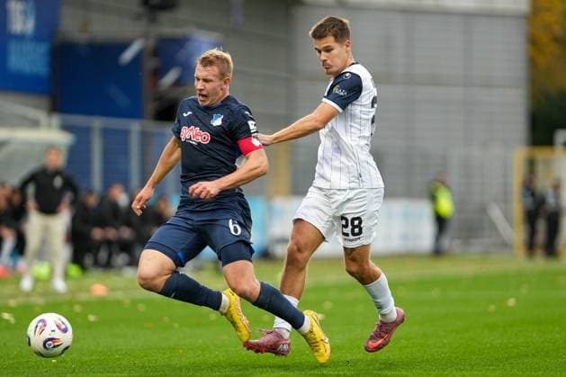 Soccer 3 Liga, Matchday 13, TSG Hoffenheim II SV Waldhof Mannheim on 02 11 2025 in Sinsheim Dietmar Hopp Stadion , Germany, Season 2025 2026 DFL REGULATIONS PROHIBIT ANY USE OF PHOTOGRAPHS AS IMAGE SEQUENCES AND OR QUASI VIDEO Diego Michel 28, SVWM in duel with Lässig, Valentin 6, TSGII Sinsheim Dietmar Hopp Stadion Germany Copyright: xChristophxKinzingerx